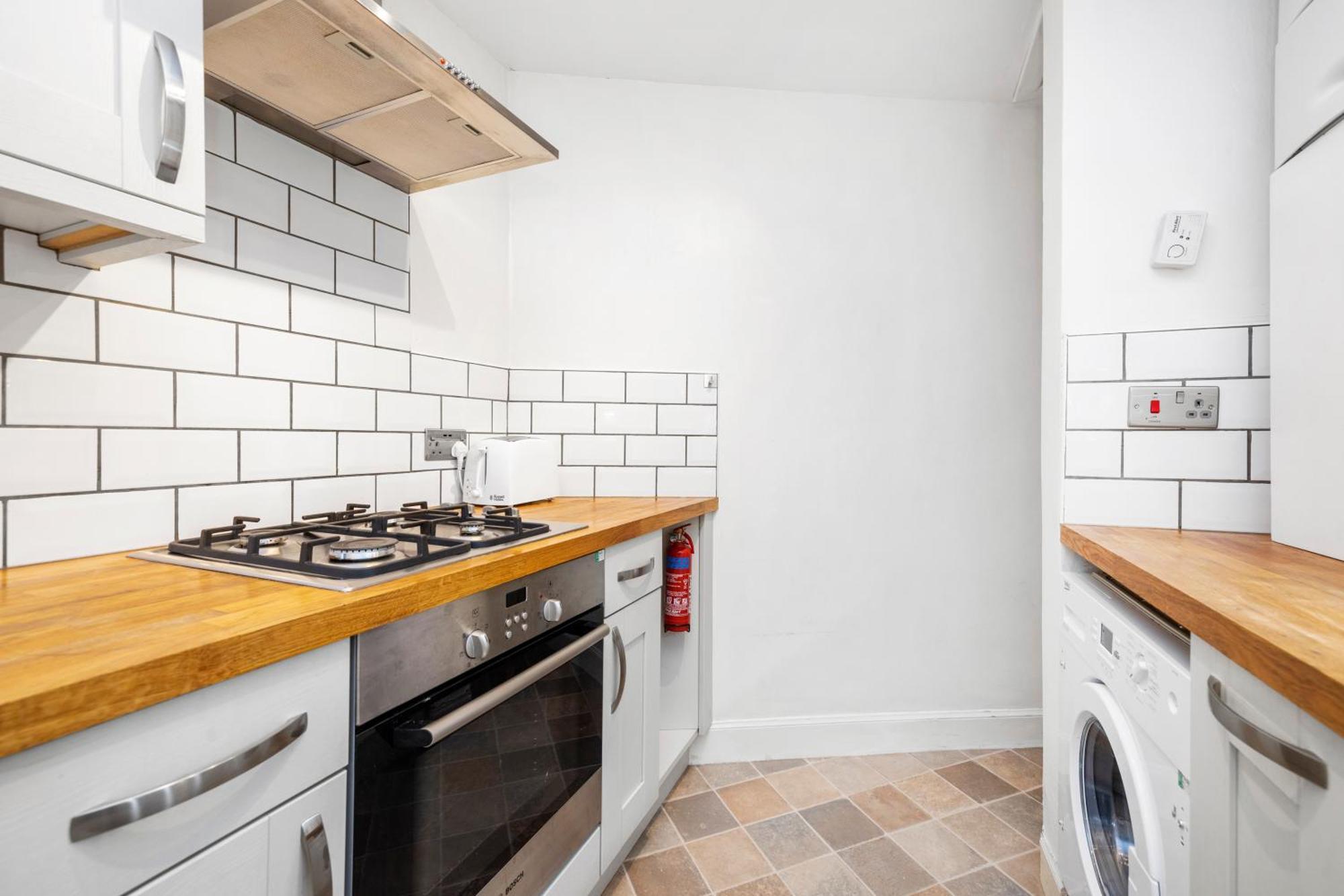 Joivy Modern Flat In City Centre - For Up To 3 Guests Appartement Edinburgh Buitenkant foto