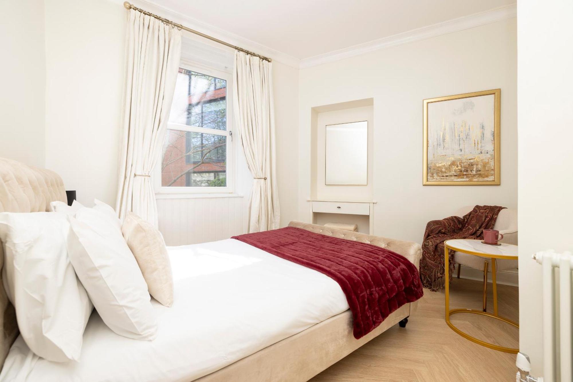 Joivy Modern Flat In City Centre - For Up To 3 Guests Appartement Edinburgh Buitenkant foto